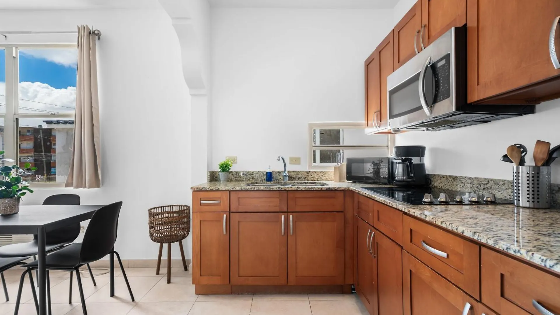 Vacation Getaway In Ocean Park With Parking Apartment San Juan